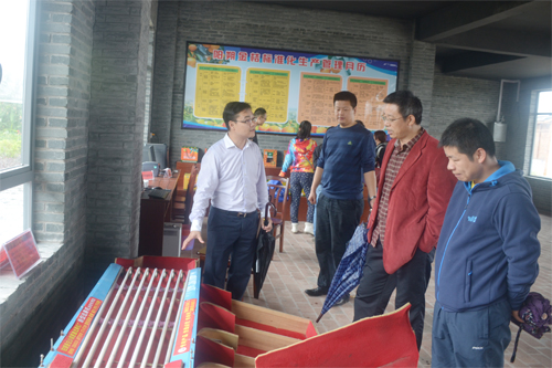 参观桂珠金桔合作社